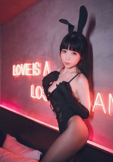 欧美美女让人捅_4K超清免费观看