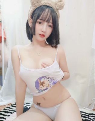 欧美女生性感露背头像_琪琪电影国产在线观看
