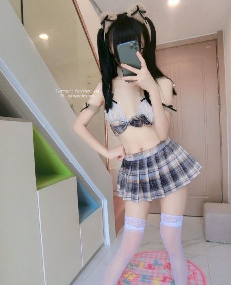 女人自慰喷潮日韩a片_BD英语全集免费播放