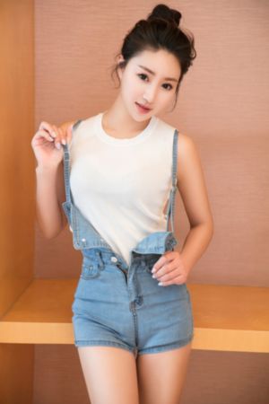 美女奶头扒开无遮挡视頻软件油画_电影未删减版
