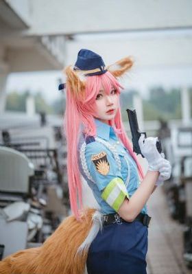 欧美复古女头像_720免费在线播放