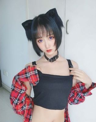 日韩精品成人色近亲乱中文字幕_90分钟完整视频视频大全